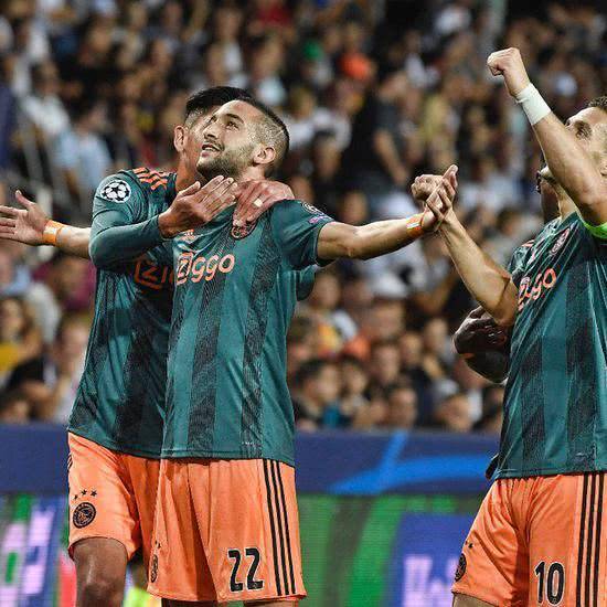 瞬息万变的 瞬息万变的