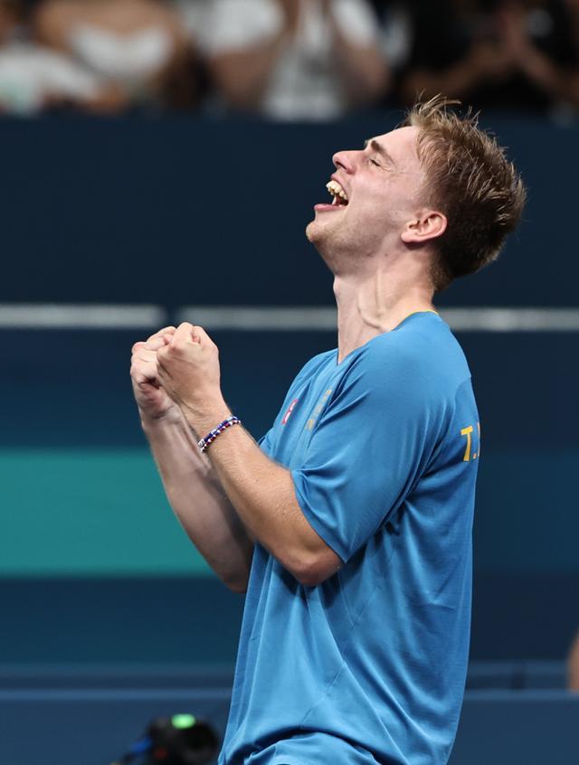 并在任期内 并在任期内